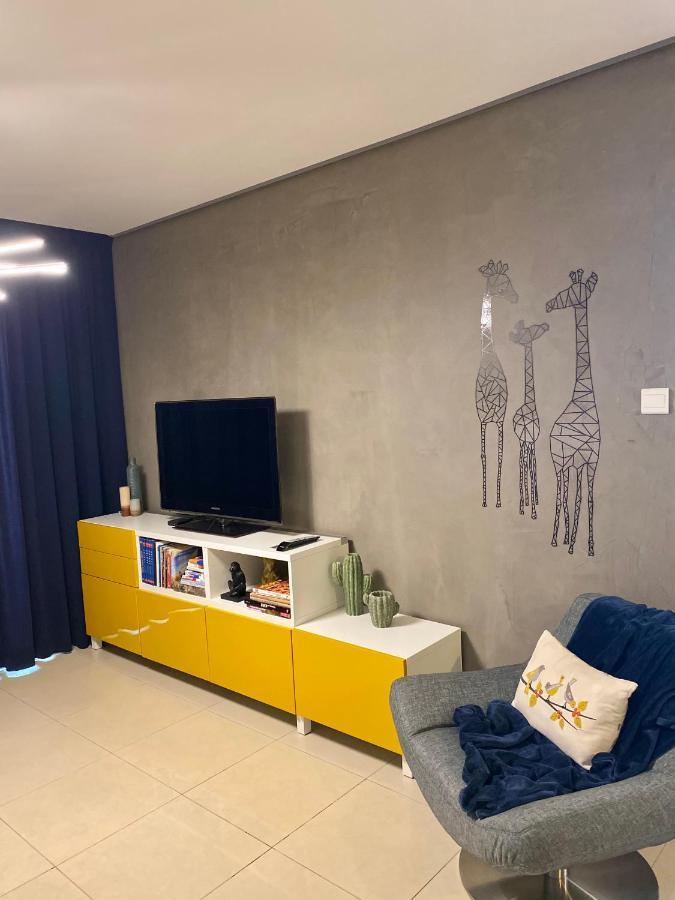 Fat Cow Apartment 101 Larnaka Exterior foto